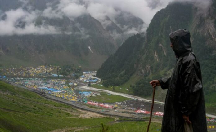 Amarnath Yatra pilgrims at the shrine