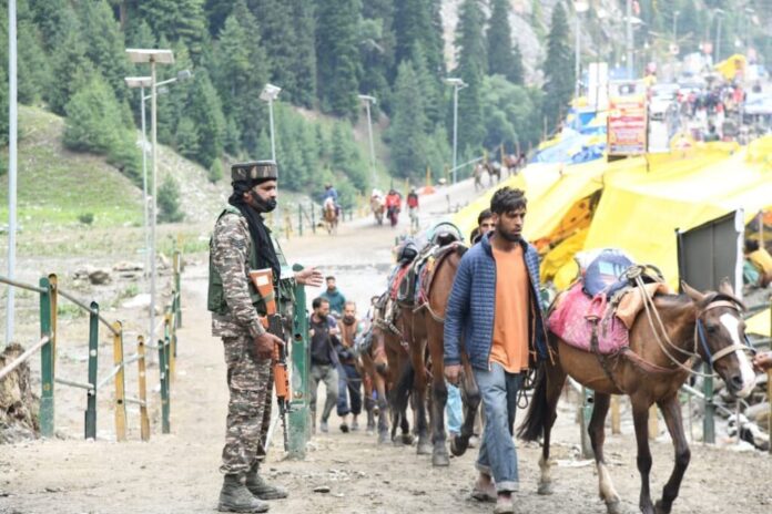 Amarnath Pilgrims leaving Jammu for Baltal